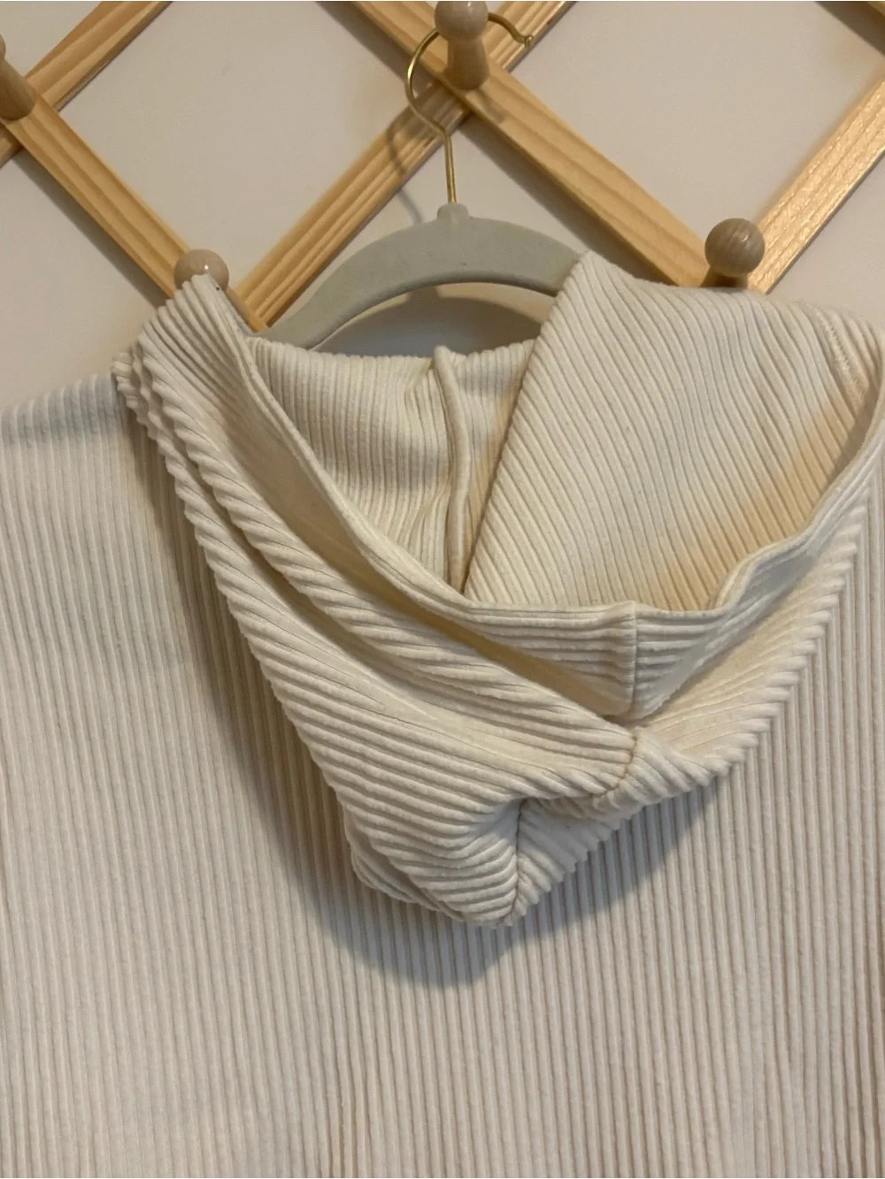 ALO Yoga The Muse Hoodie in Ivory size XS